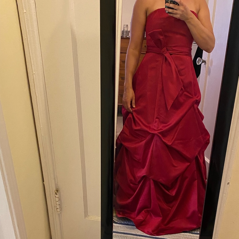 David’s Bridal strapless gown - Picture 2 of 10